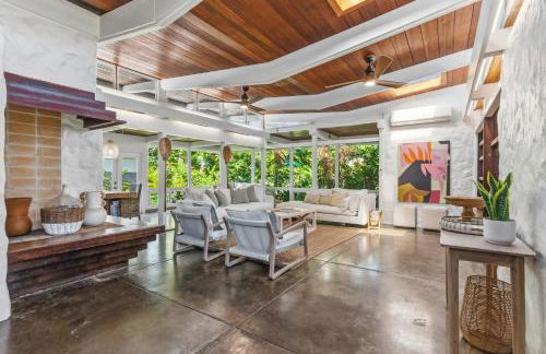 Stunning Lanikai Home just steps to the Ocean-Authentic Hawaiian Tropical Charm - Photo 14