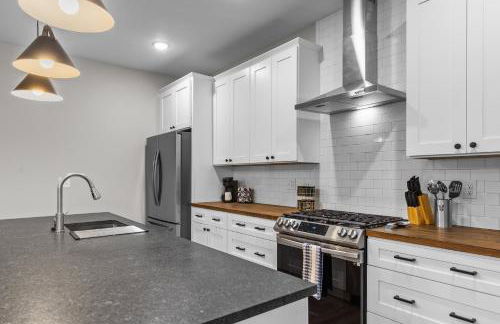 Uptown Elegant Escape | JZ Vacation Rentals - Foto 57