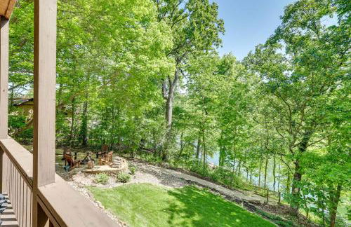 The Bella Vista Lakeside Treehouse Dock and Kayaks! - Photo 36