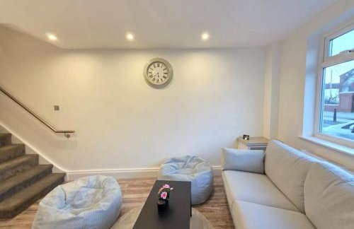 #18 Anfield 5 min walk Sleeps 7 4BR 5Bed 3Bathrms - Photo 30