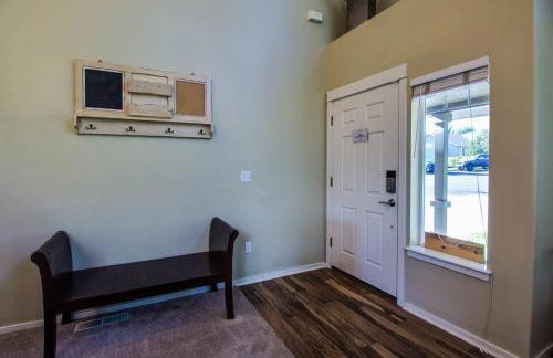 Wildflower Getaway HALF acre yard firepit hot tub bikes Dogs OK - Foto 3