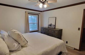 100 Acre Red Brick Ranch Hocking Hills Cabin Hot Tub 12 - Foto 10