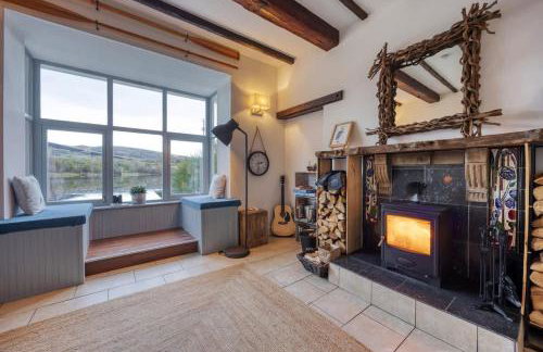 Cosy Lodge Getaway with Private Beach & Fireplace - Foto 23