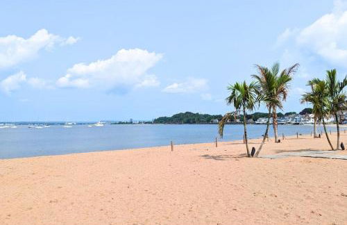 The Jewel of The Cove - Historic Coastal Retreat - Foto 47