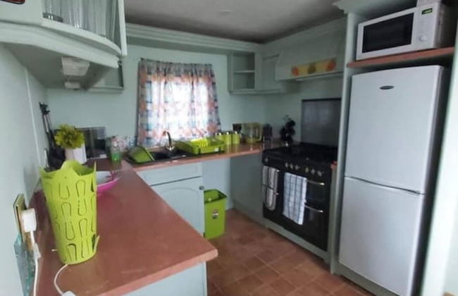 Captivating 2-bed Carvavan in Mablethorpe - Photo 3