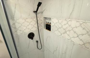 Riverside Views & Pool Retreat - Foto 36