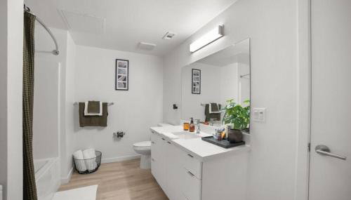 Modern Lux Midrise Stadium & Downtown Views - Foto 2