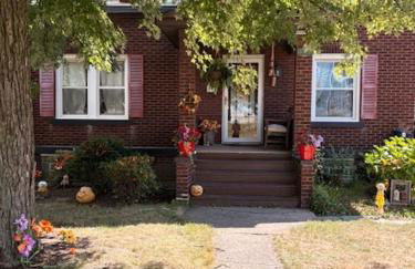 Tree House 6 bedrooms, 2 blocks from everything - Foto 14