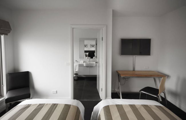 Mansi on Raymond - Photo 10