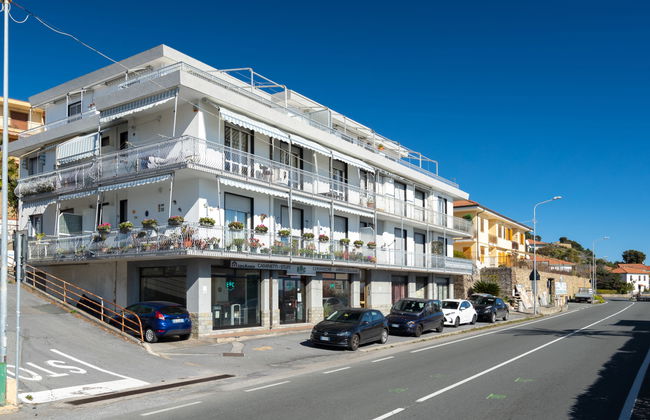 3 bedroom Apartment in Cipressa with terrace - Photo 5