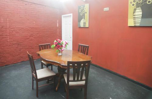 CHEADLE HOUSE HOLIDAYS - Foto 17