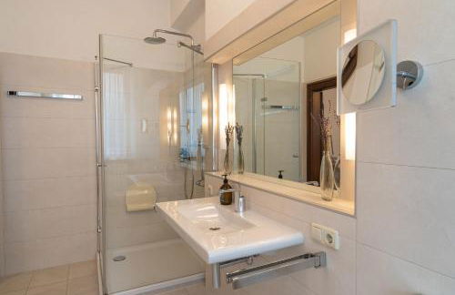 NEU - 4 Zimmer, 4 Betten, 5 Min zum HBF, Terrasse, 160qm - Foto 22