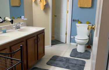 Townhouse with High Speed WiFi & Free Parking - Foto 23