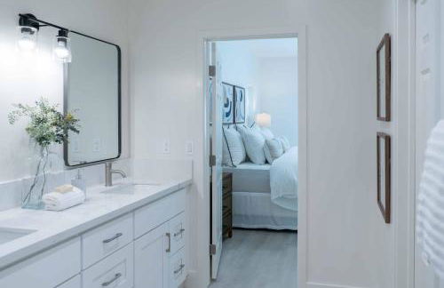 Newly built vacation home with large backyard - Foto 24