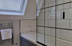 Bonnie Lodge-Lochside Location with Hot Tub - Photo 28