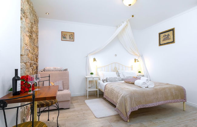 Gaius Aurelius Valerius - Photo 1