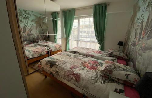 Le Mun,3 étoiles-T2-60m2-balcon-parking-wifi-linge-produits-face à la gerdarmerie-vue cathedrale - Foto 14