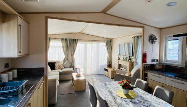 RJ Luxury caravan hire 2 with Hot Tub - Foto 4