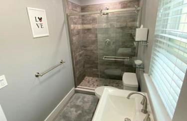 Phenomenal 7BR 4 Master Suites Southeast Pool Hot Tub Gas BBQ 2 Miles to Disney - Foto 29