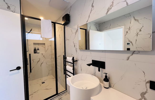 Stunning Lakeview QT Holiday House - Foto 31