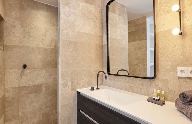 Hillside Villa With Sea-views - Photo 21