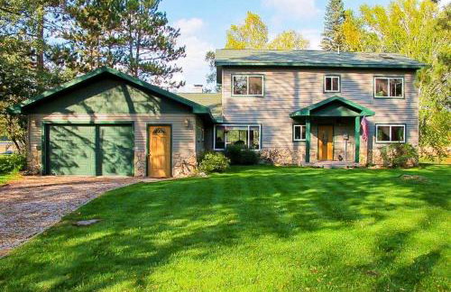 Dock and Lakefront! Family-Friendly Michigan Getaway - Foto 1