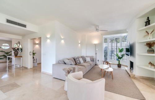 VACATION MARBELLA I Villa Azahar Retreat, Paradise for Golfers, Private Heated Pool, Close to the Best Beaches and High-end Restaurants - Photo 44