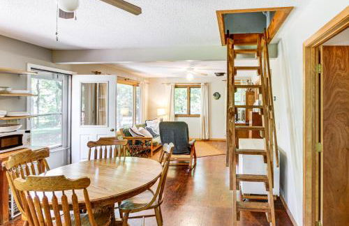 Charming Getaway Rustic Cabin on West Battle Lake - Foto 7