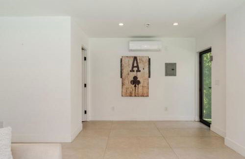 Modern Poolside Paradise - Foto 2