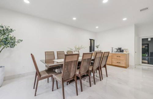 Modern Miami Home with Patio and Pool - Foto 25