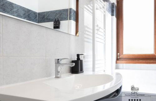 GFC Eternal Rome Apartment - 5min to Tiburtina Station MetroB, 2 Bathrooms, Terrace, A-C - Photo 36