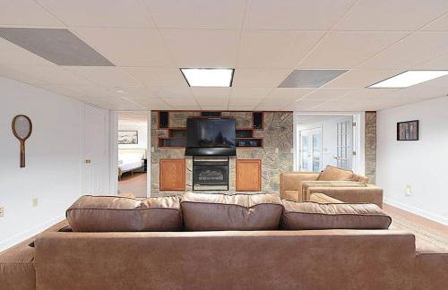 Jackson River Estate Main House Pool, Riverfront, sleeps 15 - Foto 32