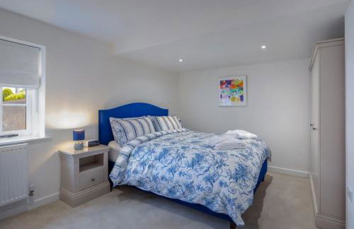 Stylish 2-bed 16th-century apartment in Petersfield town centre, - Foto 8