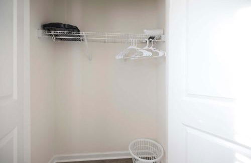 4 Min to Downtown - 10 to Elon - Washer and Dryer - Foto 26