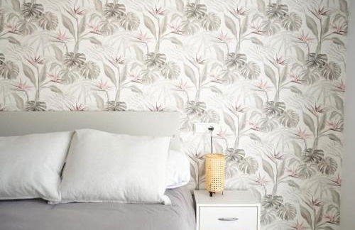 Amplia casa en Granada ideal para familias - Foto 1