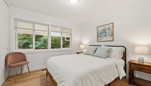 Parkside Escape Oasis in Bellevue fully fenced - Foto 2, Habitación