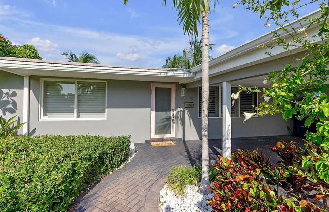 Flirty Flamingo Colorful Waterfront Escape w Pool - Foto 20