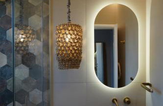 L A Boutique Suites with Private Hot Tub - Photo 34