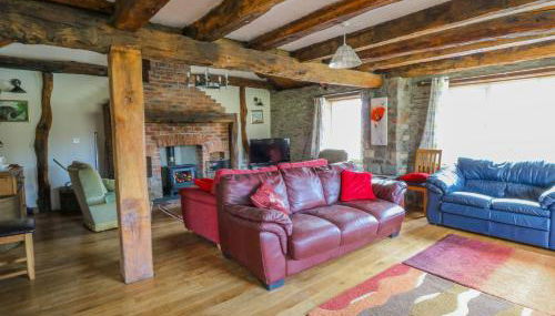 Glanyrafon Smithy - Photo 4