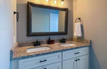 Perfect for Groups - Fenced-In Yard Pet Friendly - Foto 19