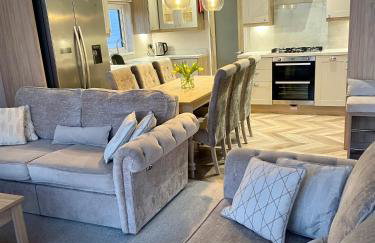 Rockley Park, Poole, Stunning Sea View, Close to Beach - Photo 5