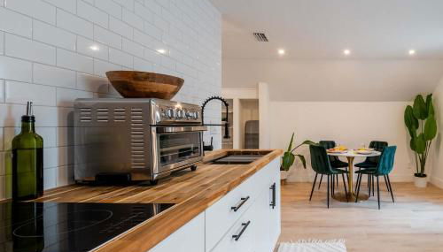 Studio at The Key - 1mi to UF & DT , Full Kitchen - Foto 3