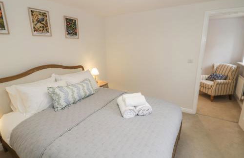 Silverstone Paddock Retreat - Photo 27