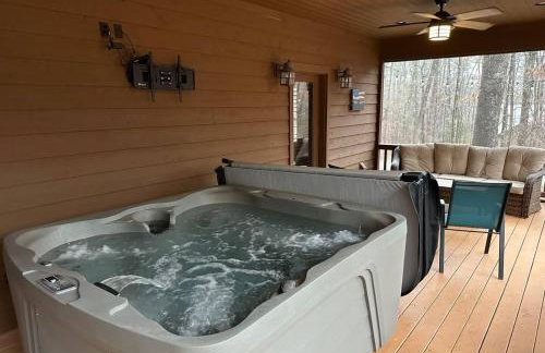 Secluded Cabin - Games, Fire Pit, Hot Tub, Pet OK - Foto 14