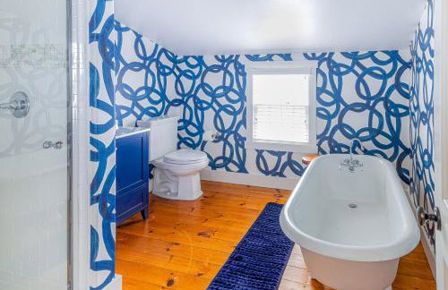 Close to Dtwn Nantucket! Group Getaway with Patio - Foto 38