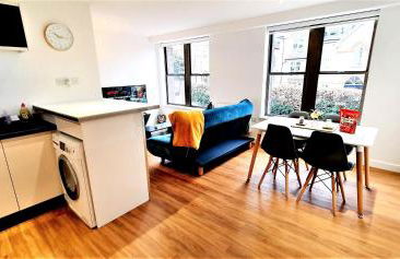 Cliftonville Heights - 2 bed Home away from Home - Photo 2