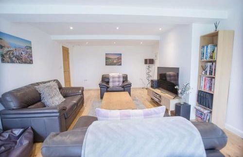 Superb 2 bedroom town apartment, quiet location - Photo 1