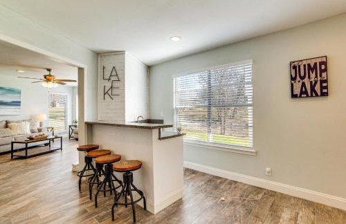 Lakeside Retreat Large Spacious Home with Game Room - Photo 23