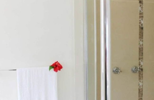 Vanuatu Beachfront Apartments - Photo 38