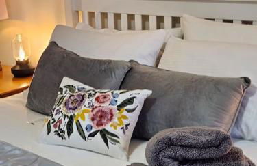 Homely 6 bed Cottage 30 mins to Heathrow, London, Legoland, Windsor Castle - Photo 54